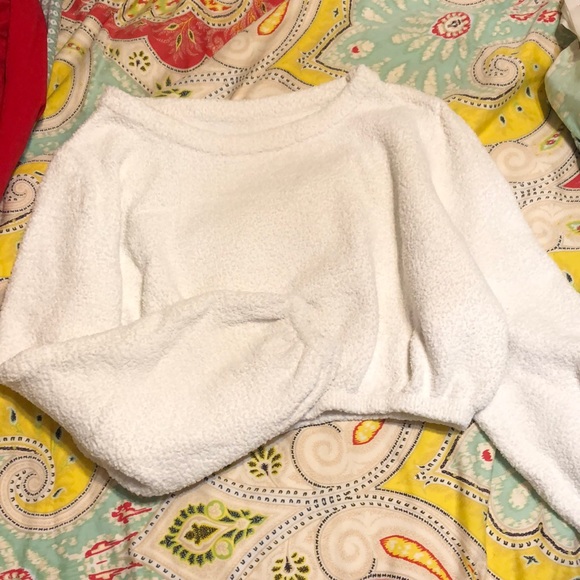 Buffbunny Collection Tops - Buffbunny loop yarn crop top